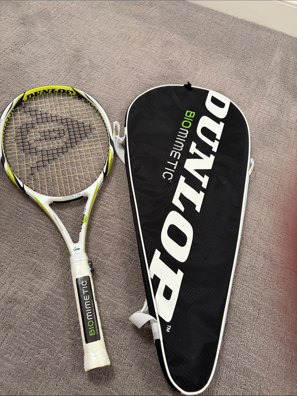 Dunlop Biomimetic Tennis Racket with Black Carry Case - Picture 7 of 7